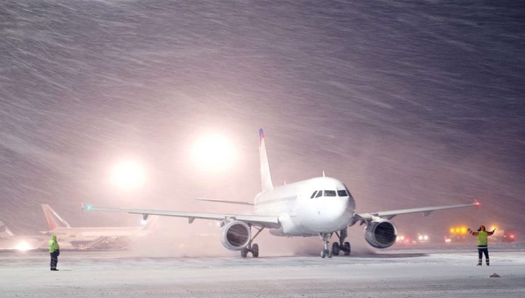 بەهۆی بەفربارینەوە بە دەیان گەشتی ئاسمانی لە مۆسکۆ دواخران