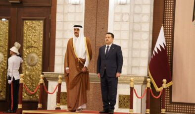 سوودانی لە رێوڕەسمێکی فەرمیدا پێشوازیی لە میری قەتەر کرد