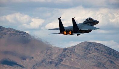 لە پردێ چەکدارانی داعش بۆردومان دەکرێت