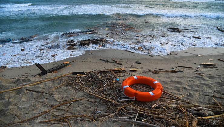 سێ بەلەمی کۆچبەران لە زەریای ئەتڵسیدا ونبوون؛ 300 کۆچبەر بێسەروشوێنن