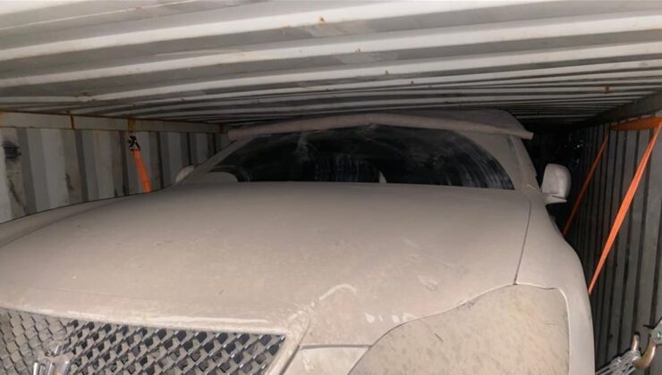 له‌ده‌روازه‌یه‌كدا ده‌ست به‌سه‌ر سه‌دان ئۆتۆمبێلدا ده‌گیرێت