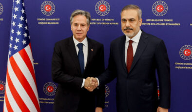 وەزیری دەرەوەی ئەمریکا لەگەڵ وەزیری دەرەوەی تورکیا کۆبووەوە