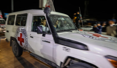 حەماس 11 بارمتەی دیکەی ئازادکرد