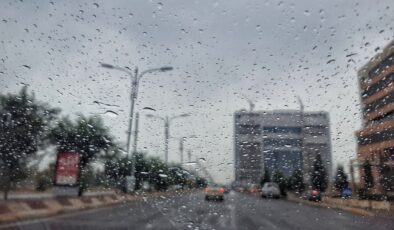 سبەی نمەباران دەبارێت