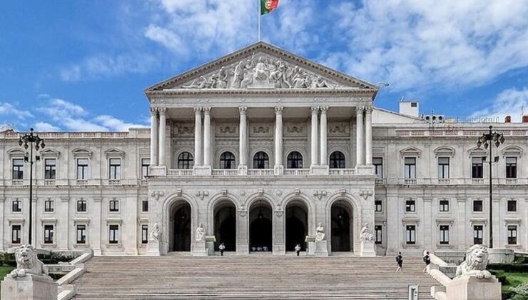 پەرلەمانی پورتوگال بەشوودانی کچانی خوار 18 ساڵی قەدەغە کرد