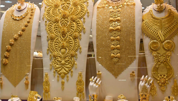 نرخی زێر لە دابەزیندایە