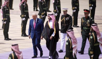 دۆناڵد ترەمپ و محەمەد بن سەلمان ڕێککەوتنێکی ستراتیژیان واژۆ کرد