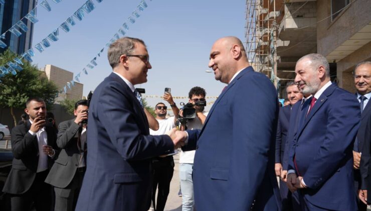 ئانڵ بۆرا ئینان سەردانی بەرەی تورکمانی عێراقی لە هەولێر(ئەربیل) کرد