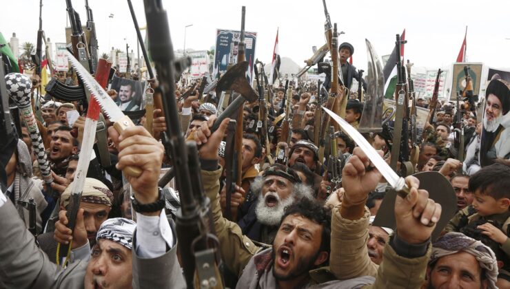 حوسییه‌كان: تا حه‌ماس ئاگادارمان ده‌كاته‌وه‌ ئێمە ئۆپراسیۆنه‌كان به‌رده‌وام ده‌بین