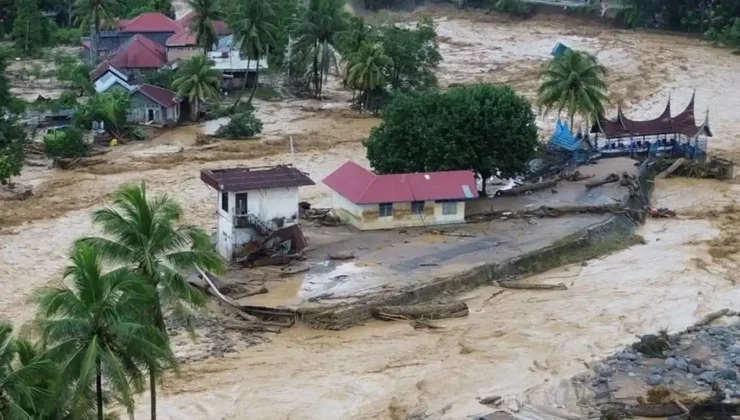 بەهۆی لافاو لە ئەندەنوسیا زیاتر لە هەزار کەس گیانیان لەدەست داوە