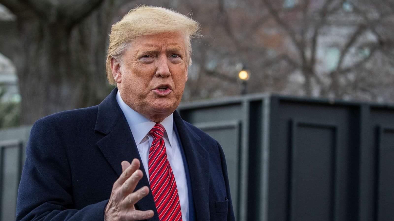 ترەمپ لە ڕووداوێکی تەقەکردن ڕزگاری بوو