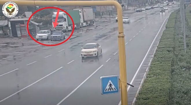 ئاسایشی هەولێر(ئەربیل) کەسێک دەستگیر دەکات کە برێکی زۆر دۆلار و یۆڕۆی ساختەی پێبووە