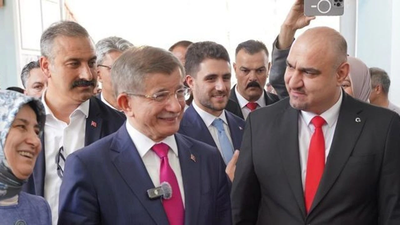 داود ئۆغڵو پیرۆزبایی لە محەمەد سەمعان ئاغا دەکات